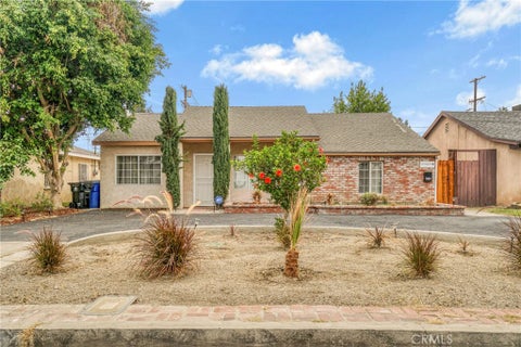 Photo of 6318 Nagle Avenue, Valley Glen, CA 91401 (MLS # SR26121786)