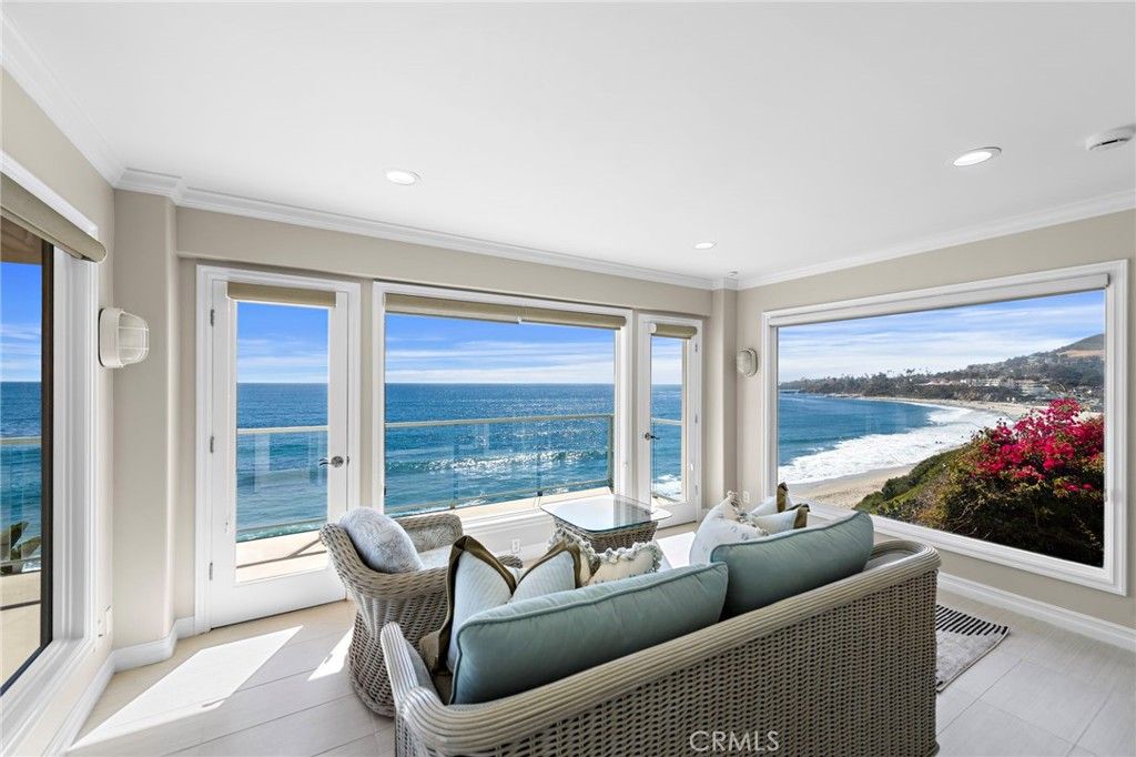 Photo of 603 S Coast Highway #B, Laguna Beach, CA 92651 (MLS # LG25157048)