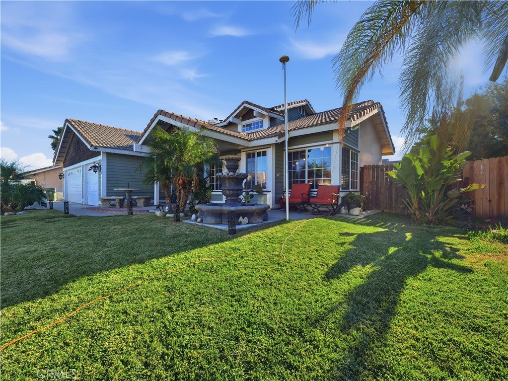2444 N Magnolia