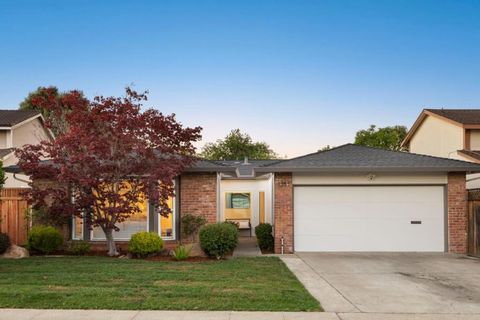 Photo of 1351 Marlin Avenue, Foster City, CA 94404 (MLS # ML82026383) Photo of 1351 Marlin Avenue, Foster City, CA 94404 (MLS # ML82026383)