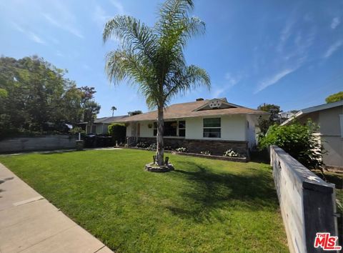 Photo of 3807 W Clark Avenue, Burbank, CA 91505 (MLS # 26829345)