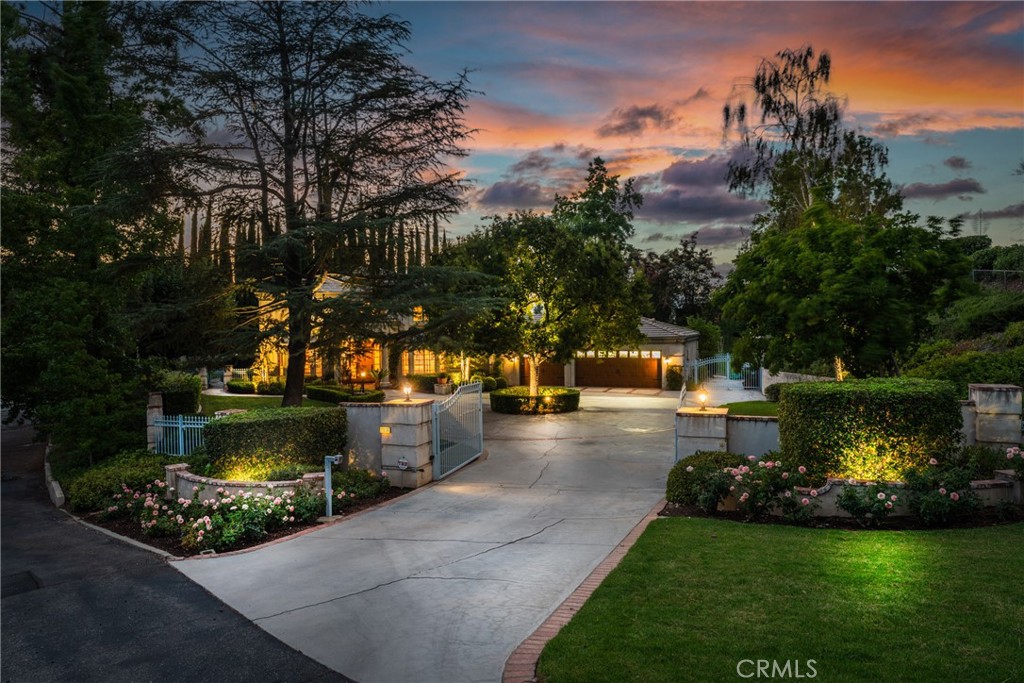 1914 Country Club Lane