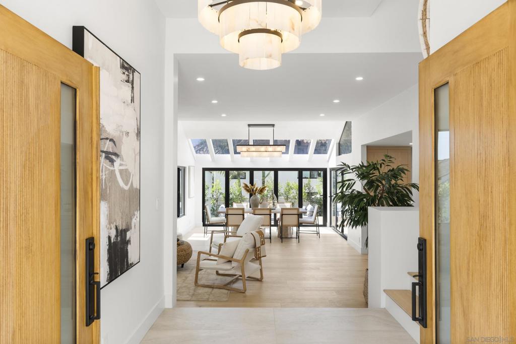 5912 La Jolla Blvd