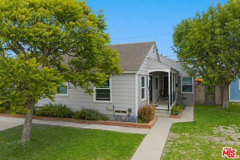 Photo of 8720 El Manor Avenue, Los Angeles, CA 90045 (MLS # 26833059)