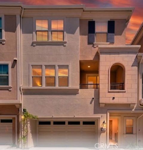 Photo of 606 White Oaks, Lake Forest, CA 92610 (MLS # CV26026776)