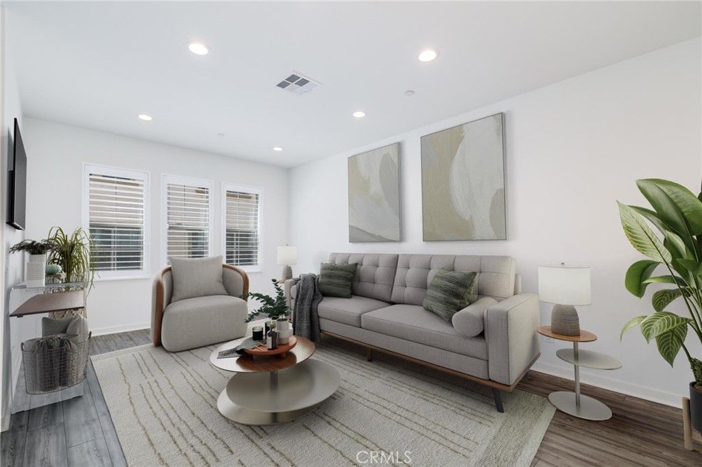 Photo of 606 White Oaks, Foothill Ranch, CA 92610 (MLS # CV26026776)