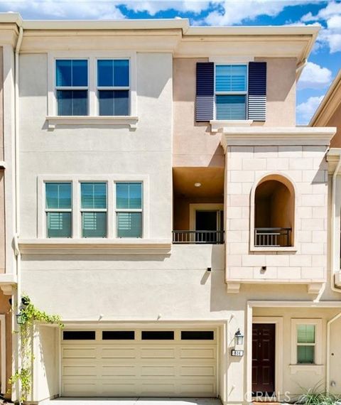 Photo of 606 White Oaks, Lake Forest, CA 92610 (MLS # CV26026776)