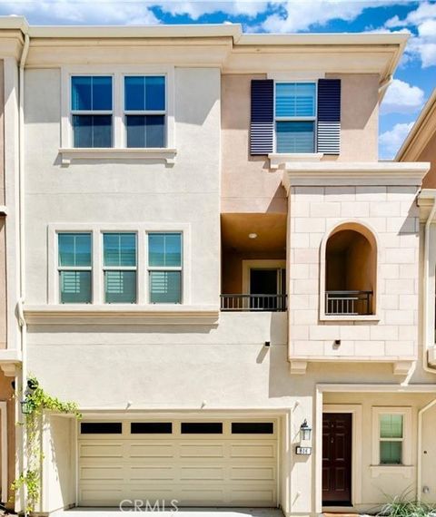 Photo of 606 White Oaks, Lake Forest, CA 92610 (MLS # CV26026776)