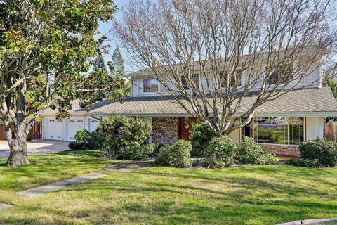 Photo of 2720 Winners Cir Cir, Alamo, CA 94507 (MLS # 41120893)