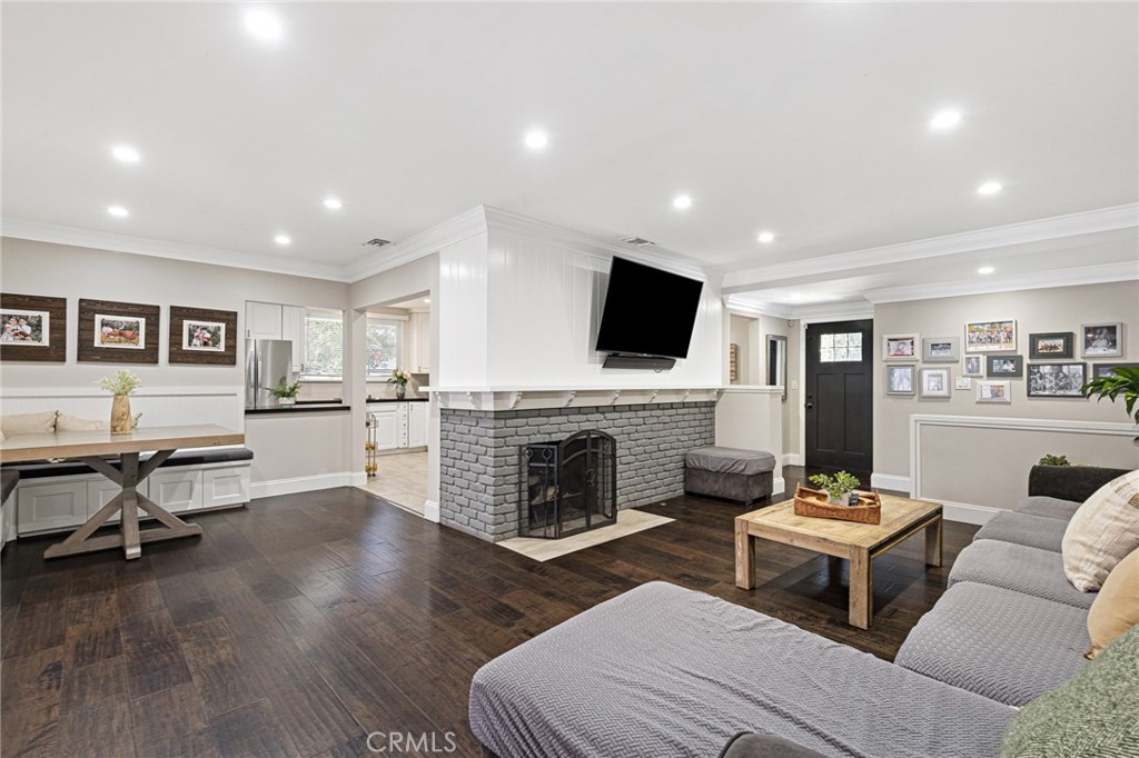 19438 Calvert Street