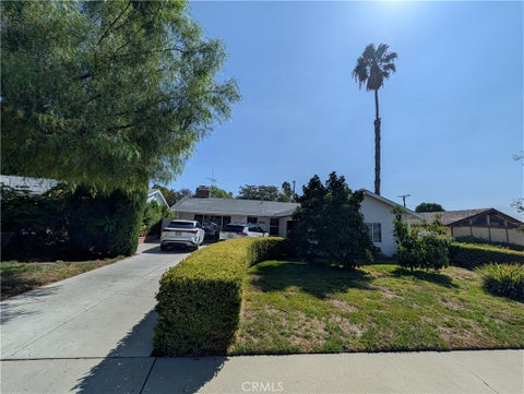 Photo of 9414 Donna AVE, Northridge, CA 91324 (MLS # SR26201010)