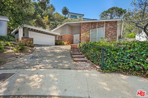 Photo of 13331 Westcove Drive, Los Angeles, CA 90049 (MLS # 26989527)
