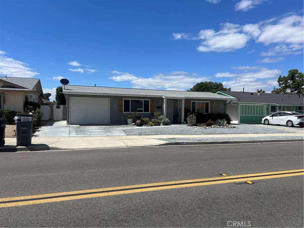 1601 W Mayberry