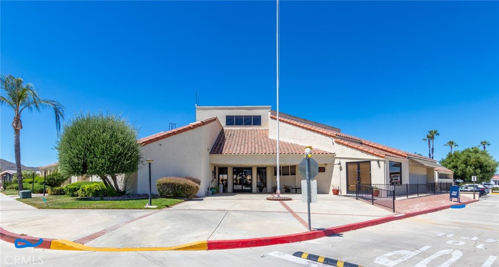 1295 S Cawston Avenue