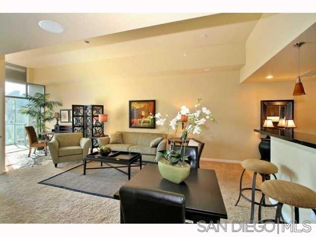253 10Th Ave 1004