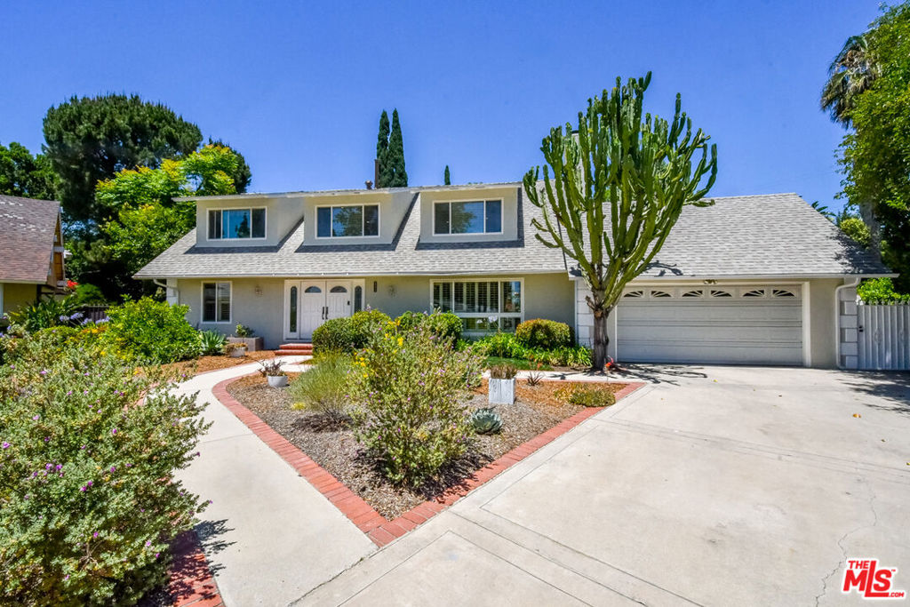 10828 Amigo Avenue