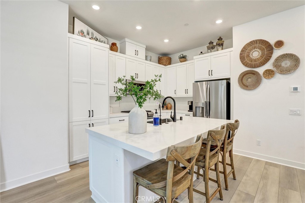908 Sunrise Road