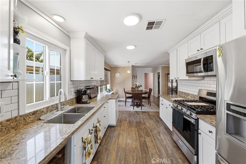 1201 W Valencia Drive 13