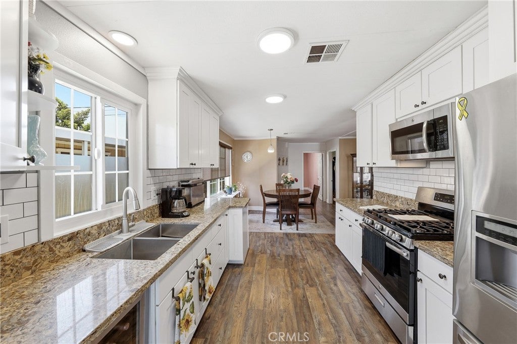 1201 W Valencia Drive 13