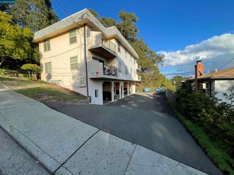Photo of 521 Laurel Ave Ave, Pinole, CA 94564 (MLS # 41148517)