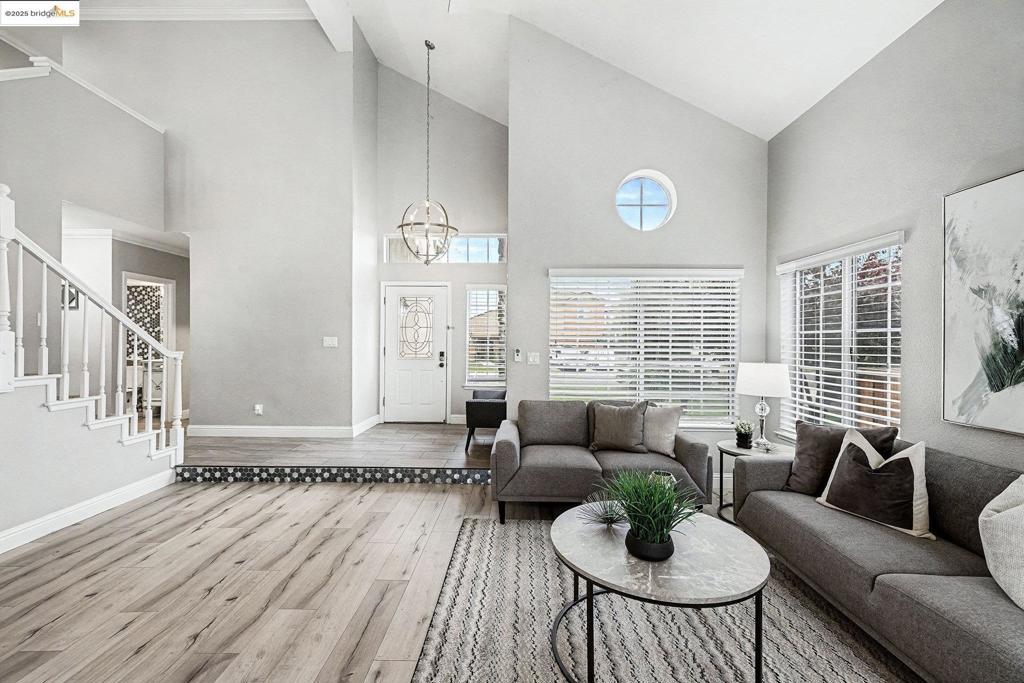 DISCOVERY BAY COUNTRY CLUB - Residential