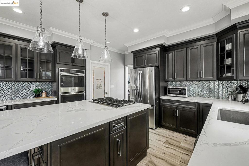 DISCOVERY BAY COUNTRY CLUB - Residential