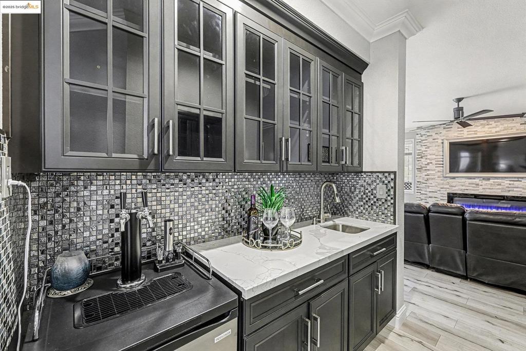 DISCOVERY BAY COUNTRY CLUB - Residential