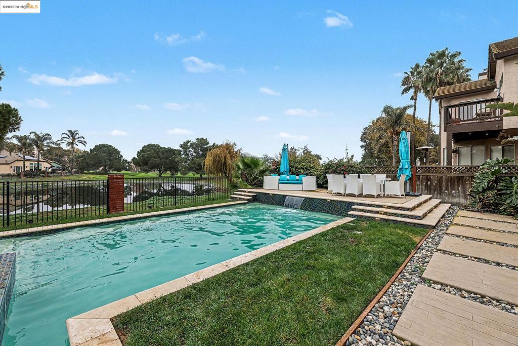 DISCOVERY BAY COUNTRY CLUB - Residential