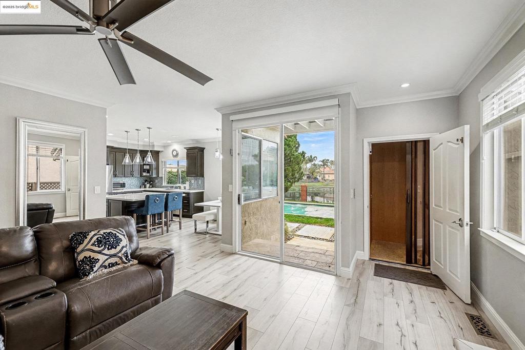 DISCOVERY BAY COUNTRY CLUB - Residential