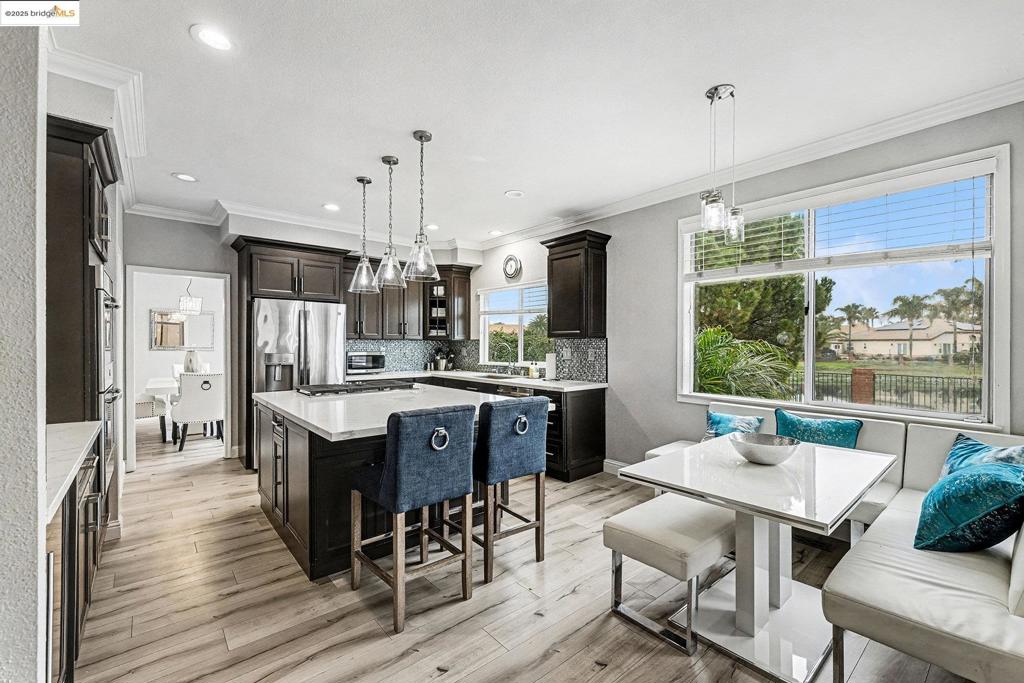 DISCOVERY BAY COUNTRY CLUB - Residential