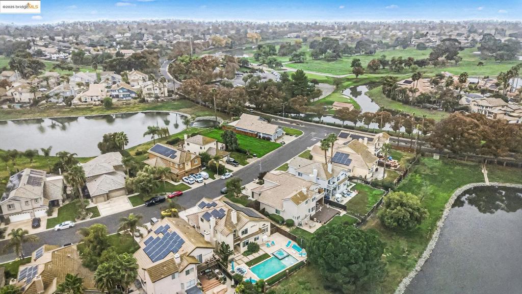 DISCOVERY BAY COUNTRY CLUB - Residential