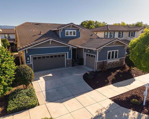 Photo of 936 Jaguar Place, Gilroy, CA 95020 (MLS # ML82046987)