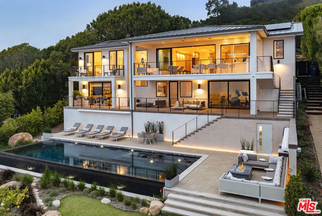 Santa Barbara, California 93103, United States, 4 Bedrooms Bedrooms, ,4 BathroomsBathrooms,Residential,Active,124105