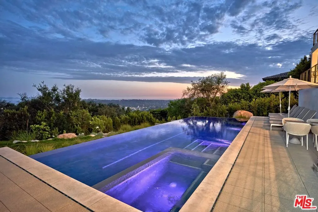 Santa Barbara, California 93103, United States, 4 Bedrooms Bedrooms, ,4 BathroomsBathrooms,Residential,Active,124105