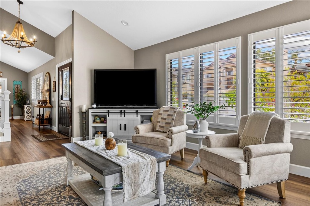 960 San Adriano Court