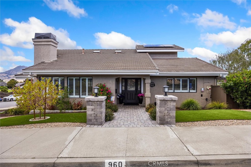 960 San Adriano Court