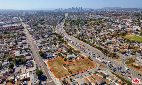 MLS: 26993839