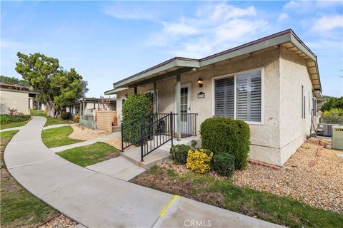 Photo of 19715 Spanish Oak Dr, Newhall, CA 91321 (MLS # SR26016705)