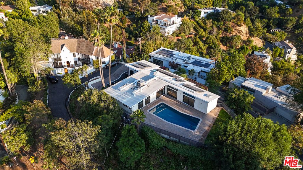 Photo of 2740 Nichols Canyon Road, Los Angeles, CA 90046 (MLS # 25585991)