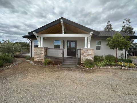 Photo of San Martin, CA 95046 (MLS # ML82046801)