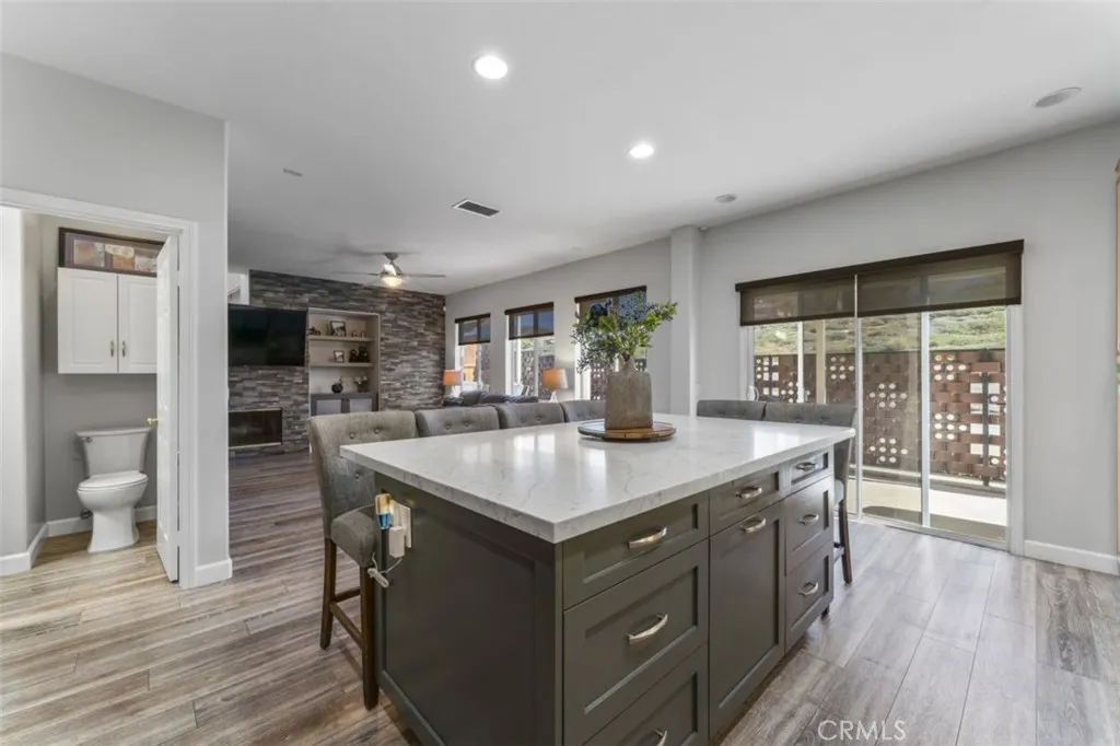 Saugus, California 91350, United States, 3 Bedrooms Bedrooms, ,3 BathroomsBathrooms,Residential,Active,241833