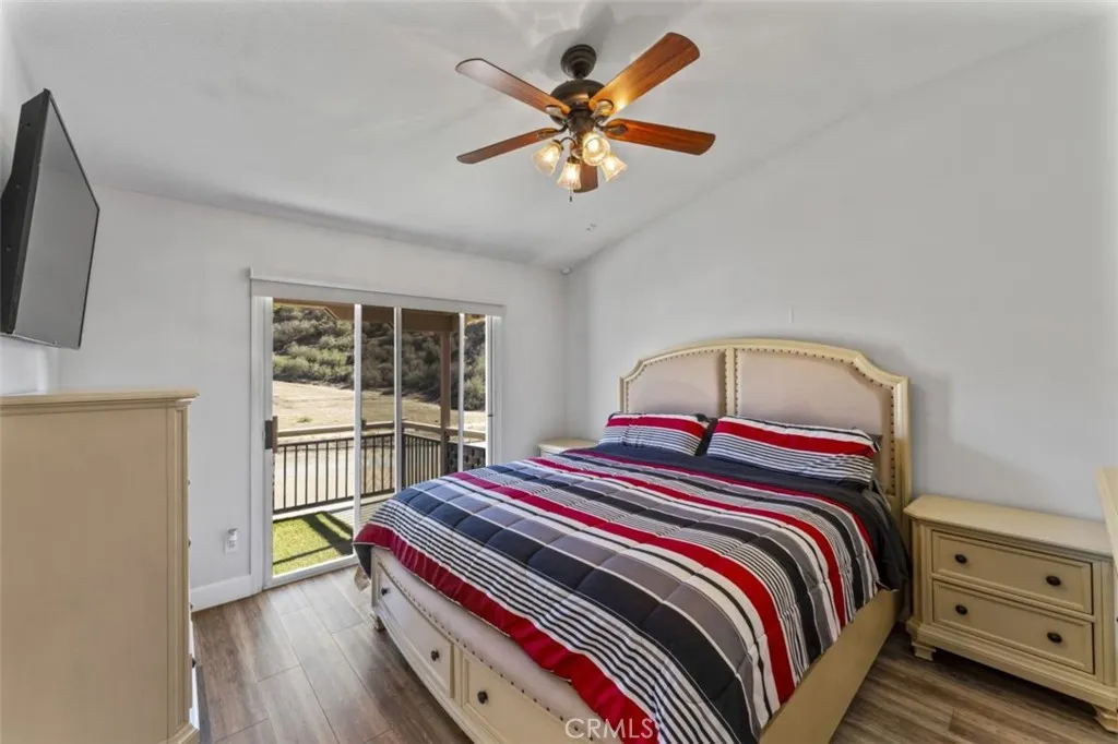 Saugus, California 91350, United States, 3 Bedrooms Bedrooms, ,3 BathroomsBathrooms,Residential,Active,241833