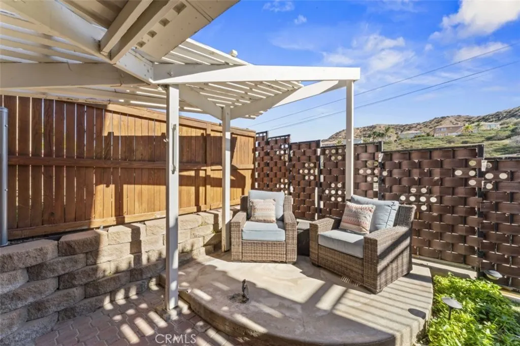 Saugus, California 91350, United States, 3 Bedrooms Bedrooms, ,3 BathroomsBathrooms,Residential,Active,241833