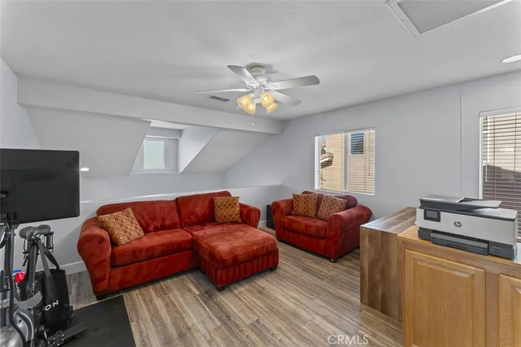 Saugus, California 91350, United States, 3 Bedrooms Bedrooms, ,3 BathroomsBathrooms,Residential,Active,241833