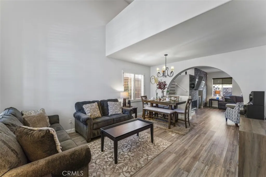 Saugus, California 91350, United States, 3 Bedrooms Bedrooms, ,3 BathroomsBathrooms,Residential,Active,241833