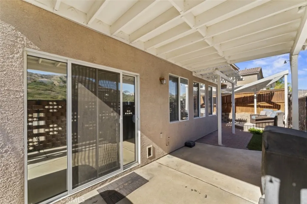 Saugus, California 91350, United States, 3 Bedrooms Bedrooms, ,3 BathroomsBathrooms,Residential,Active,241833