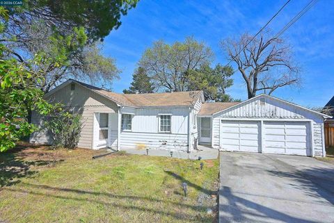 Photo of 2480 2480 Buena Vista Ave Ave, Walnut Creek, CA 94597 (MLS # 41126268)