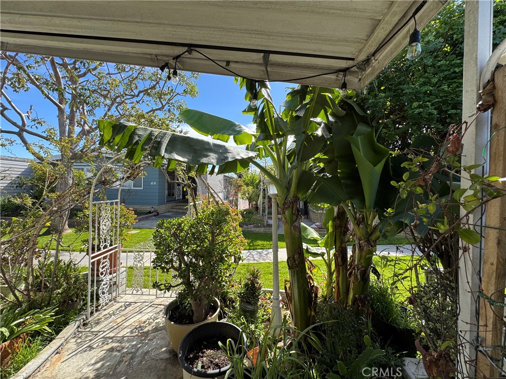 4211 W First Street S 76