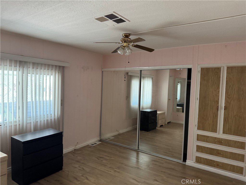 4211 W First Street S 76