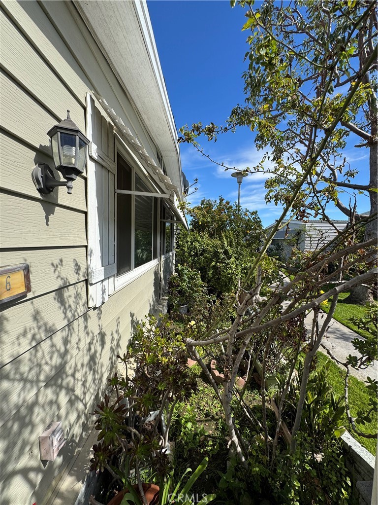 4211 W First Street S 76